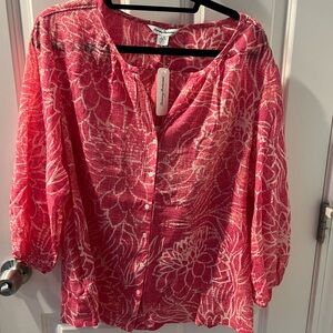 Tommy Bahama pink/fuschia and white color 3/4 length sleeves blouse with tags